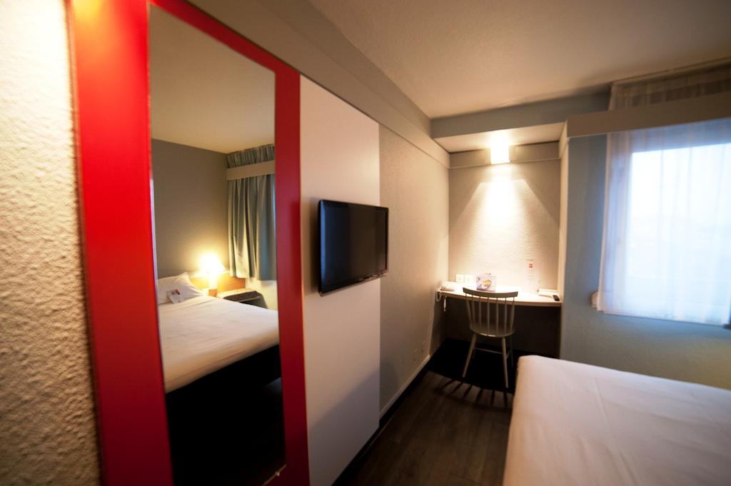 Ibis Agen Centre Gare Hotel Exterior foto